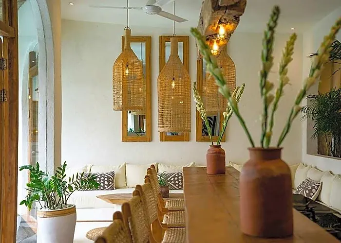 Marbella By The Agent Otel 5*